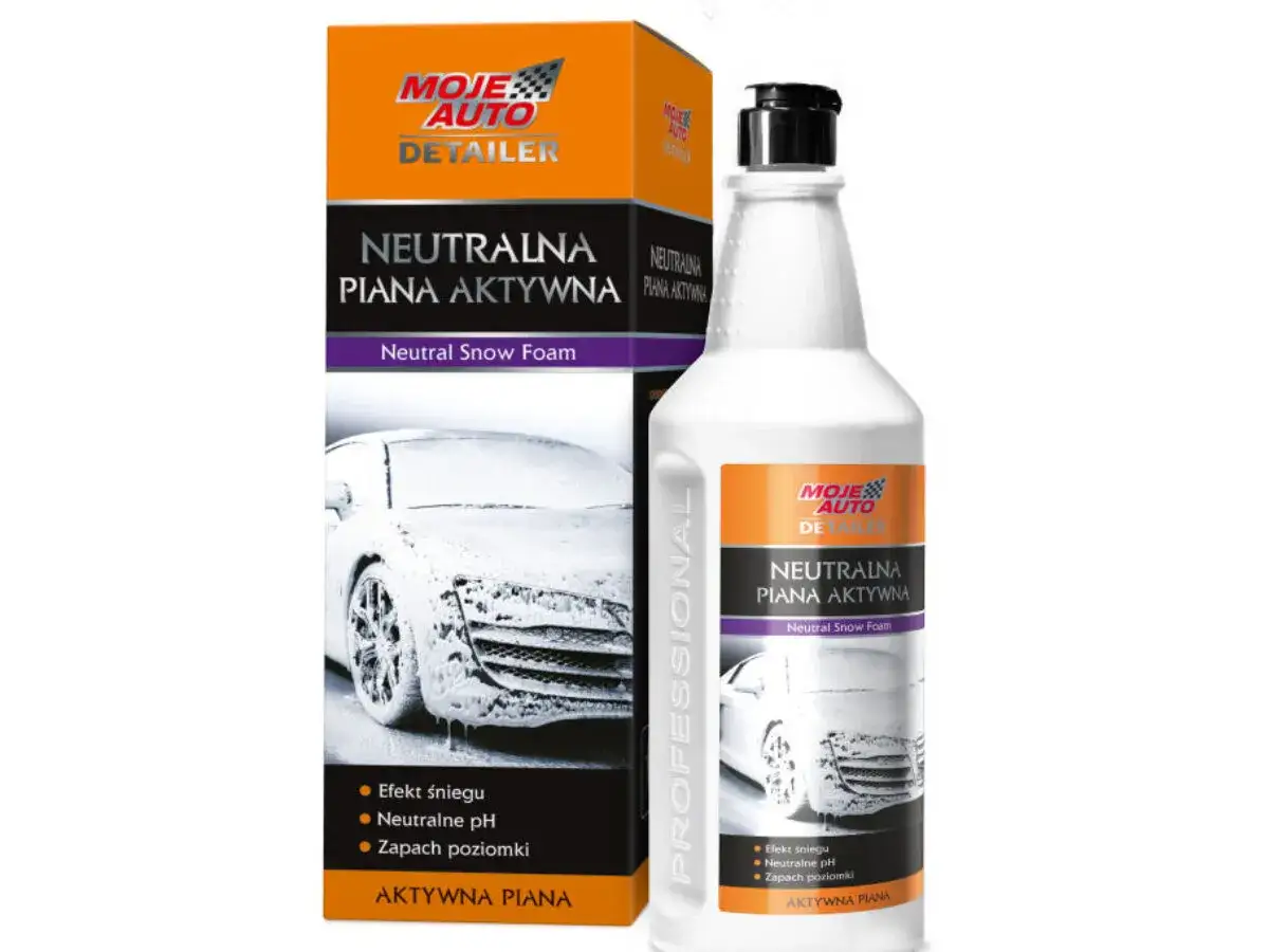 Aktywna piana bez pianownicy Moje Auto Neutralna Piana Aktywna w butelce i na opakowaniu, pokrywająca samochód efektem śniegu.